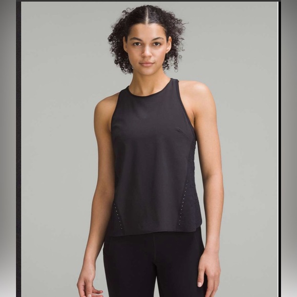 lululemon athletica Tops - Lululemon In Sense Tank Top Emboss Black Size 4 Lightweight Running